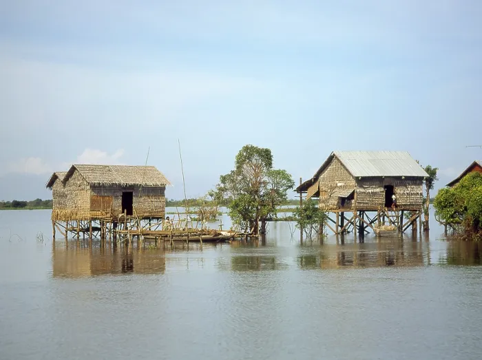 Framed Print : The Tonle Sap (Large Fresh Water River or Great Lake)