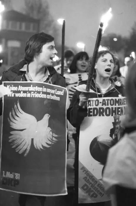 Framed Print : A torchlight procession for disarmament and against nuclear missiles moved to the Ministry of Defence at Hardthoehe