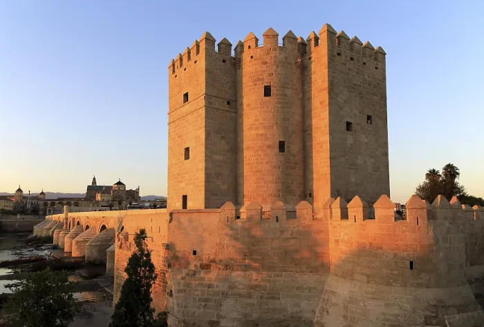 Framed Print : Torre de la Calahorra medieval tower and Roman bridge