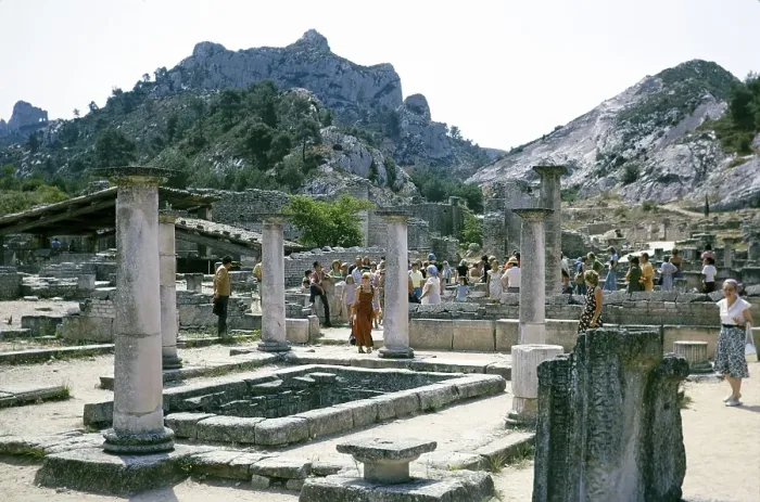 Framed Print : Tourists exploring the Roman archaeological site in Glanum, St Remy de Provence, France 1975