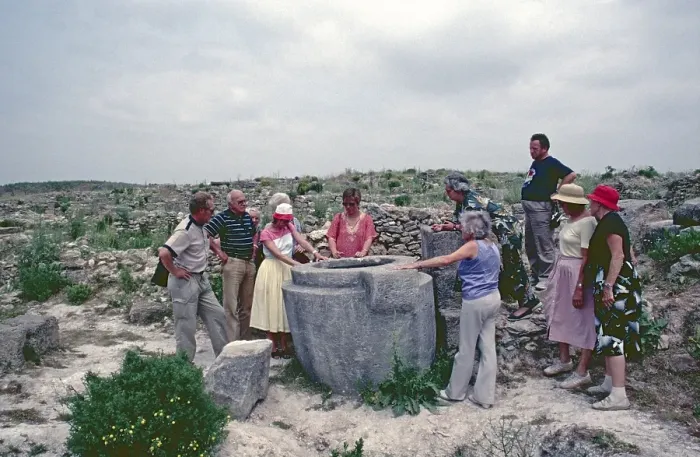 Framed Print : Tourists, vessel from a stone, monolith, royal palace, Ugarit, Syria, May 1987, vintage, retro, old, historical, Asia