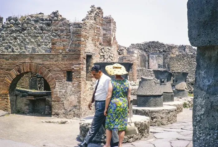 Framed Print : Tourists visit the Roman ruins Archaeological Park of Pompeii, Naples, Italy, Europe 1967, Europe Framed Print : Tourists visit the Roman ruins Archaeological Park of Pompeii, Naples, Italy, Europe 1967, Europe
