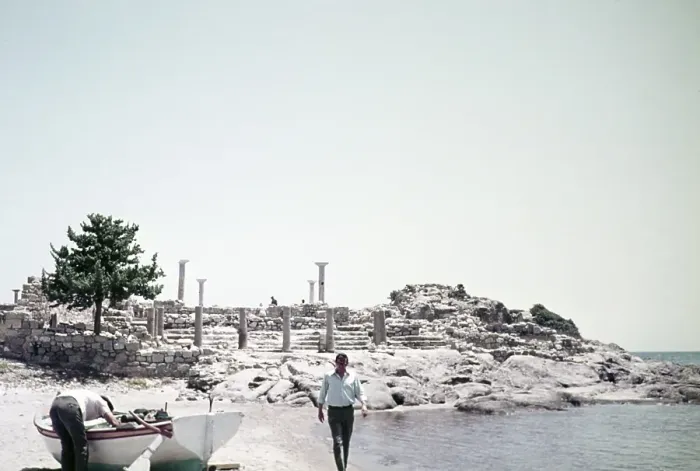 Framed Print : Tourists visiting an archaeological site, Kos, Greece 1970s Framed Print : Tourists visiting an archaeological site, Kos, Greece 1970s