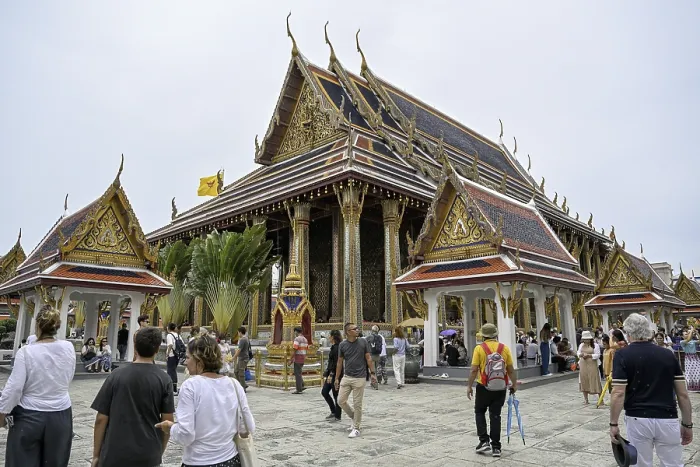 Framed Print : Tourists at Wat Phra Kaew, Temple of the Emerald Buddha Framed Print : Tourists at Wat Phra Kaew, Temple of the Emerald Buddha