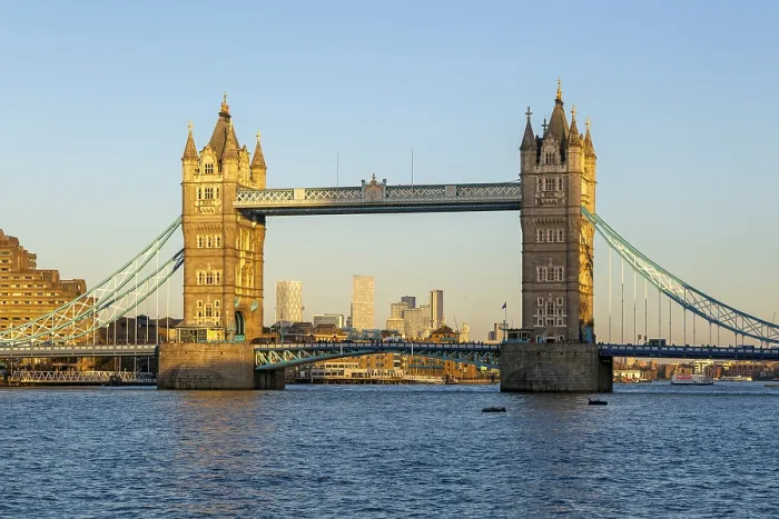 Framed Print : Tower Bridge in sunshine at dusk