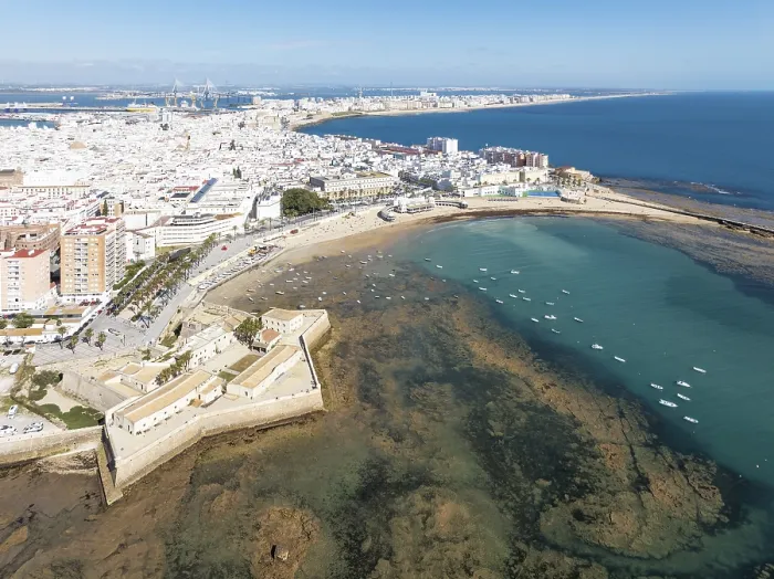 Framed Print : The town of Cadiz with the old quarter in the foreground Framed Print : The town of Cadiz with the old quarter in the foreground