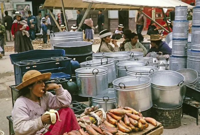 Framed Print : Trader with baby, street market, Huancayo, Peru, South America around 1962, South America