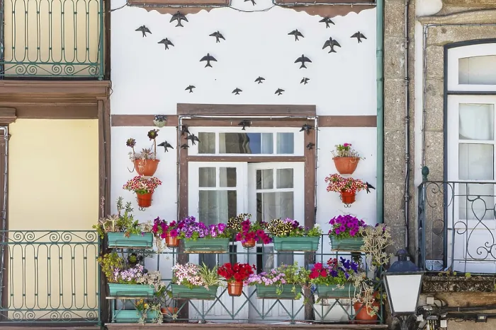 Framed Print : Traditional building facade, Guimaraes