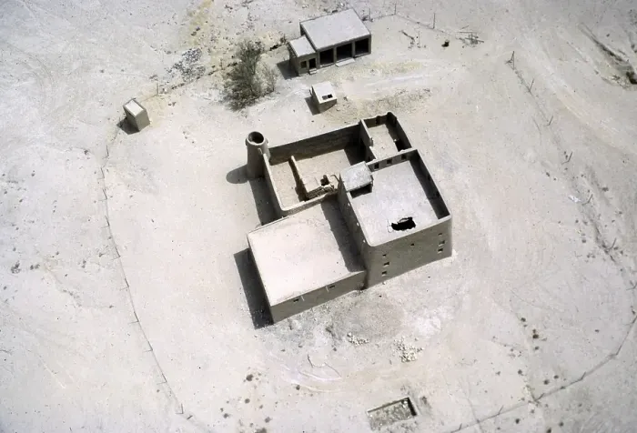 Framed Print : Traditional mud house and mud complex in the desert, Saudi Arabia 1979 Framed Print : Traditional mud house and mud complex in the desert, Saudi Arabia 1979