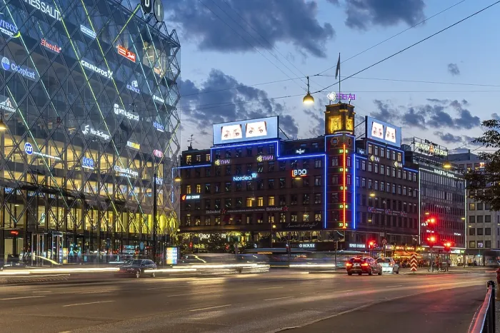 Framed Print : Traffic on H.C. Andersens Boulevard at dusk