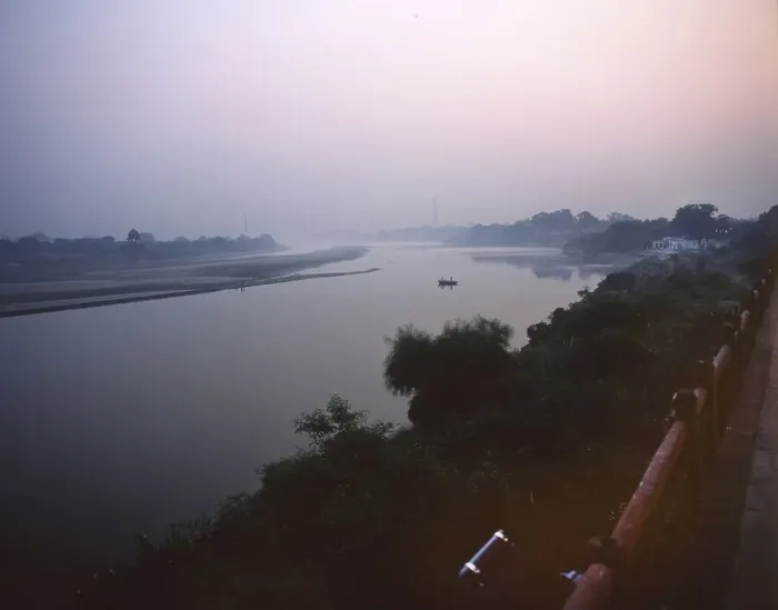 Framed Print : Traffic, here in New Delhi, Agra and Central India in October 1999