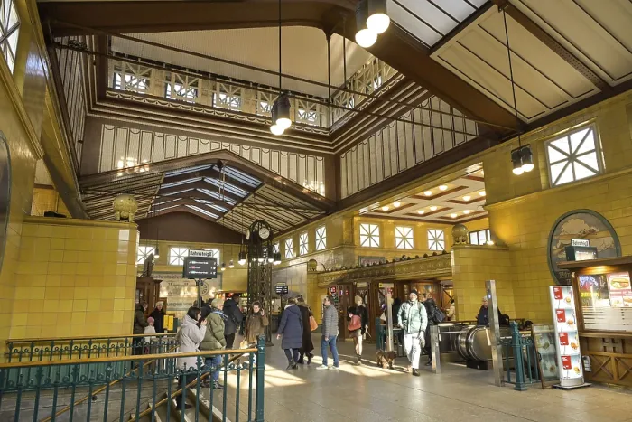 Framed Print : Train station, Wittenbergplatz