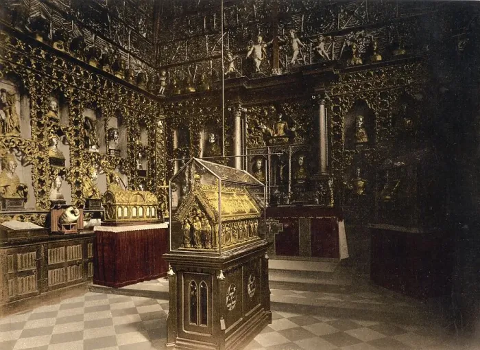 Framed Print : The Treasury, The Golden Chamber Framed Print : The Treasury, The Golden Chamber