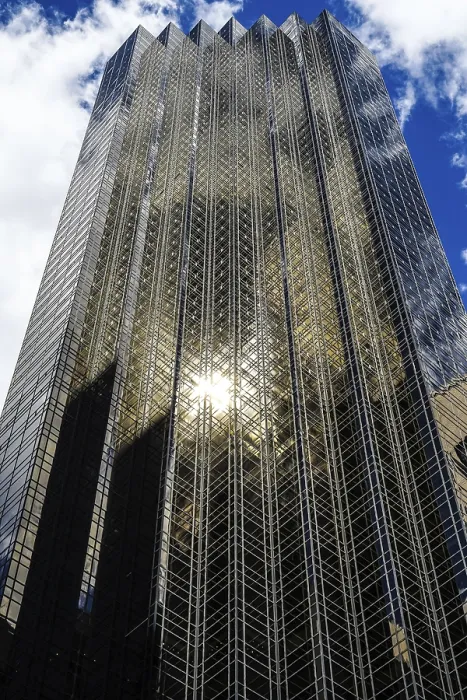 Framed Print : Trump Tower and blue sky (New York) Framed Print : Trump Tower and blue sky (New York)