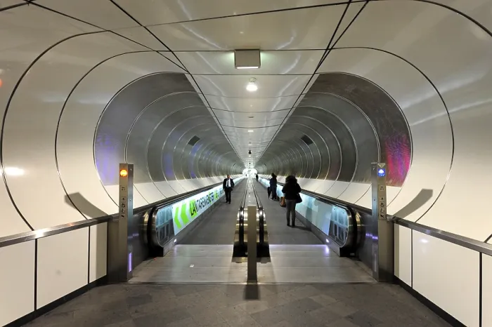 Framed Print : Tunnel at metro station, Metro Wilhelminaplein Framed Print : Tunnel at metro station, Metro Wilhelminaplein