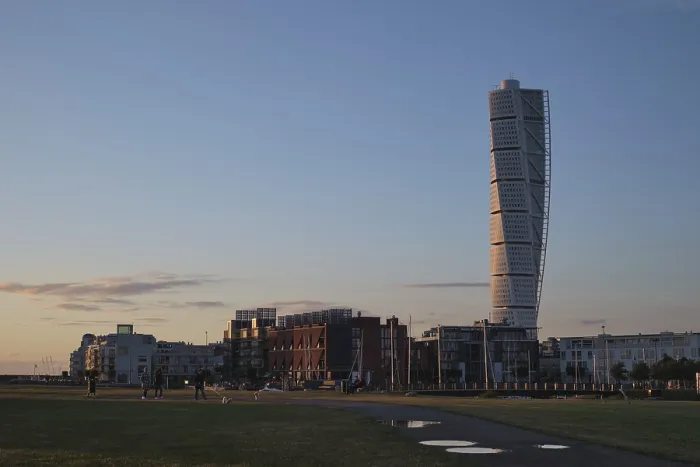 Framed Print : Turning Torso skyscraper, Malmo