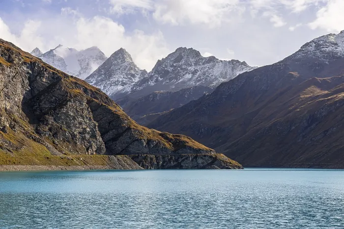 Framed Print : The turquoise Lac de Moiry reservoir