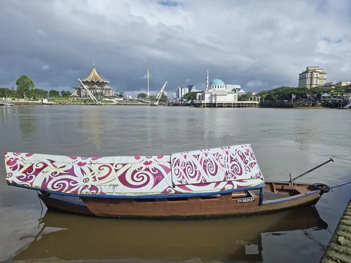 Framed Print : Typical Local Boat, Sarawak River and Sarawak State Legislative Assembly (Old)