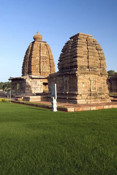 Framed Print : UNESCO World Heritage Site, Galaganatha and Jambulinga temples 750 A