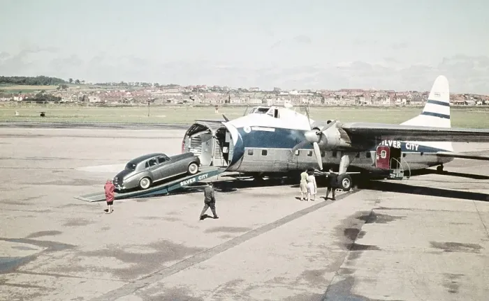 Framed Print : Unloading a Rolls Royce Silver Cloud from a Silver City Airways aircraft on arrival at Le Touquet, France, Europe 1960, Europe Framed Print : Unloading a Rolls Royce Silver Cloud from a Silver City Airways aircraft on arrival at Le Touquet, France, Europe 1960, Europe