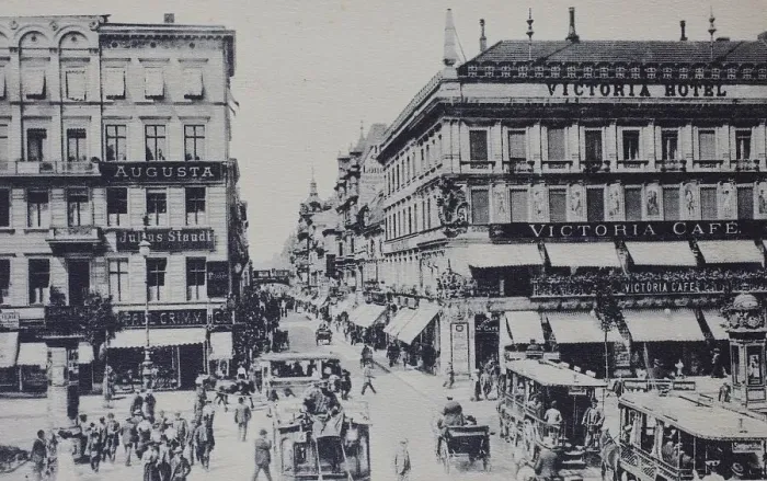 Framed Print : Unter den Linden, corner of Friedrichstrasse