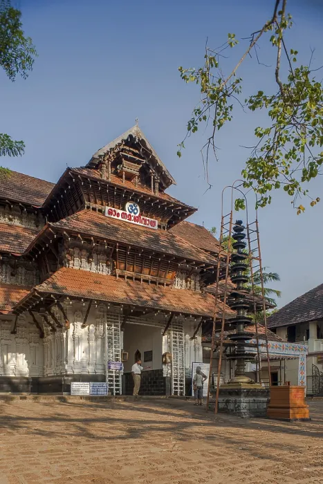 Framed Print : Vadakkumnathan Shiva temple, thrissur