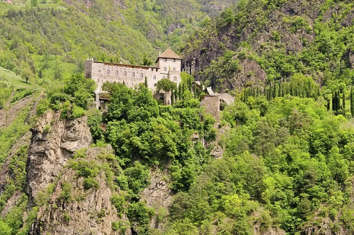 Framed Print : Vanga Castle 01