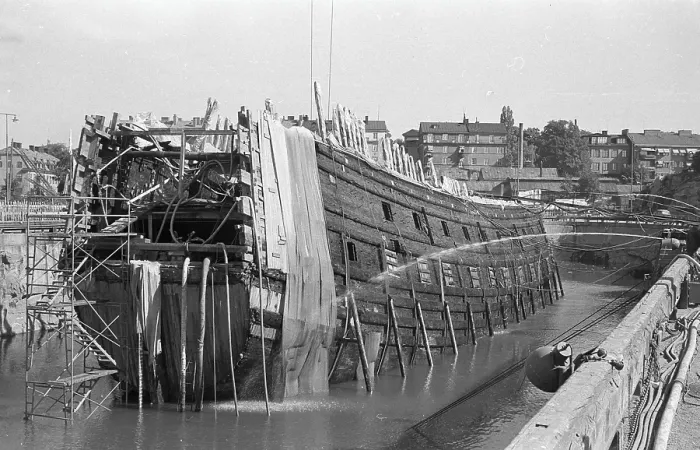 Framed Print : Vasa or Wasa is a Swedish warship built between 1626 and 1628. The ship sank after sailing roughly 1, 300 m (1, 400 yd) into her maiden voyage on 10 August 1628 Framed Print : Vasa or Wasa is a Swedish warship built between 1626 and 1628. The ship sank after sailing roughly 1, 300 m (1, 400 yd) into her maiden voyage on 10 August 1628