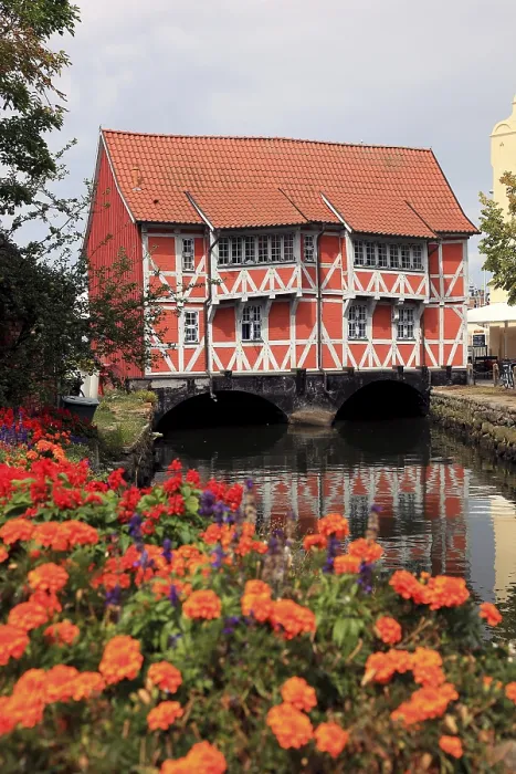 Framed Print : Vaulted, heritage-protected half-timbered house in Runde Grube 4 in the Hanseatic City of Wismar