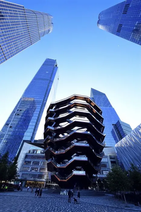 Framed Print : The Vessel, walk-in artwork in the Hudson Yards by British designer Thomas Heatherwick Framed Print : The Vessel, walk-in artwork in the Hudson Yards by British designer Thomas Heatherwick