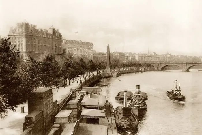 Framed Print : Victoria Embankment, London, UK, ca 1920