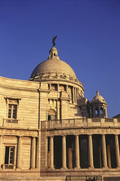 Framed Print : Victoria Memorial built in 1921, side view, Calcutta Kolkata, West Bengal, India, Asia