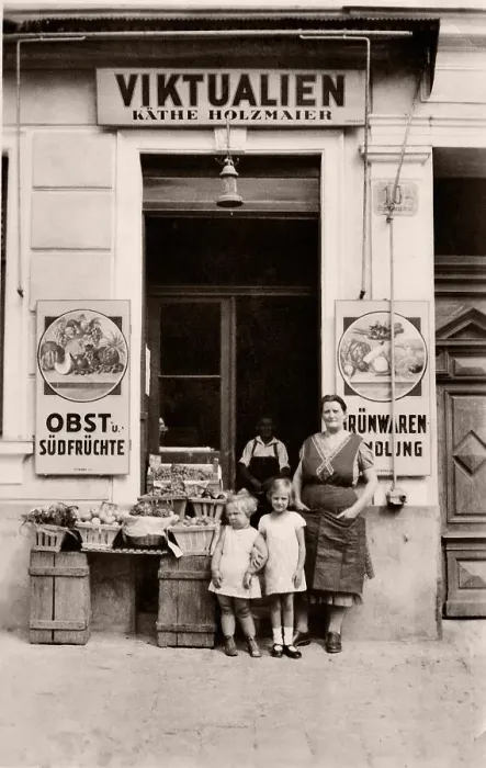Framed Print : Victuals shop, historic photograph, around 1930 Framed Print : Victuals shop, historic photograph, around 1930