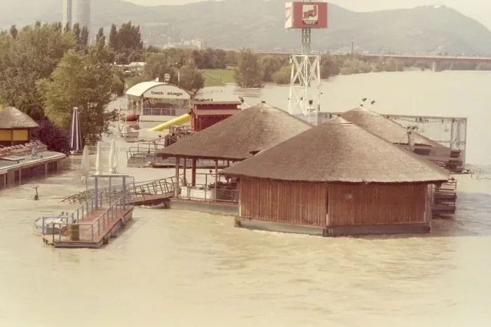 Framed Print : Vienna, Danube floods, September 2004
