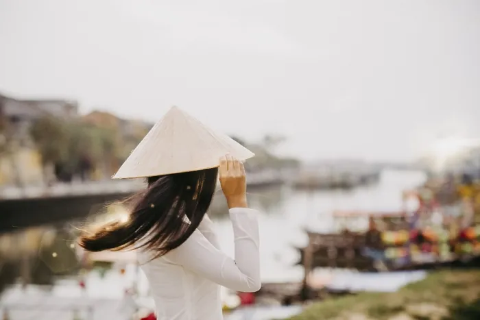 Framed Print : Vietnamese woman in Hoi An, Vietnam