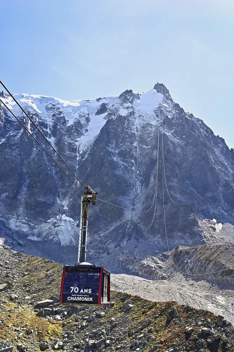 Framed Print : View of the arriving cable car from the Plan de l'Aiguille middle station