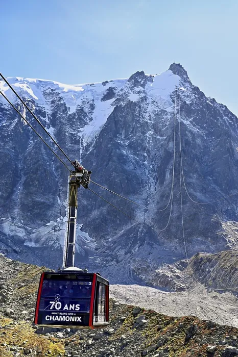 Framed Print : View of the arriving cable car from the Plan de l'Aiguille middle station