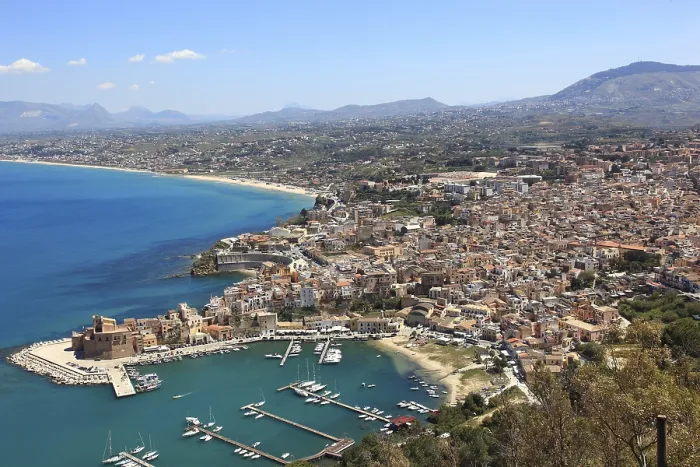 Framed Print : View of Castellammare del Golfo with the castle and the harbour