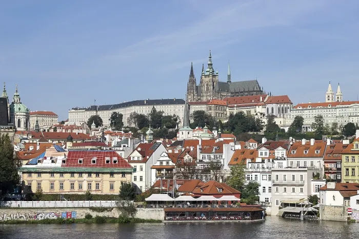 Framed Print : View from Charles Bridge towards the St Vitus Cathedral in Prague