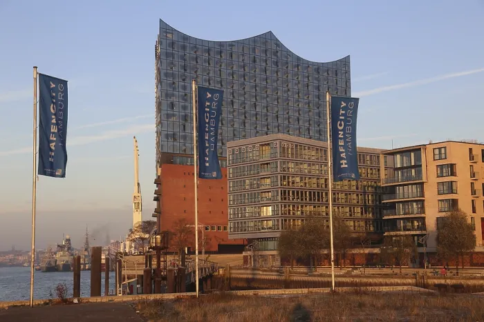 Framed Print : View on Elbphilharmonie and modern apartement buildings