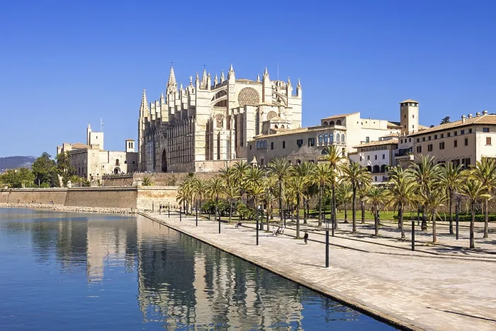 Framed Print : View at the famous Palma Cathedral with reflections in the water a sunny summer day