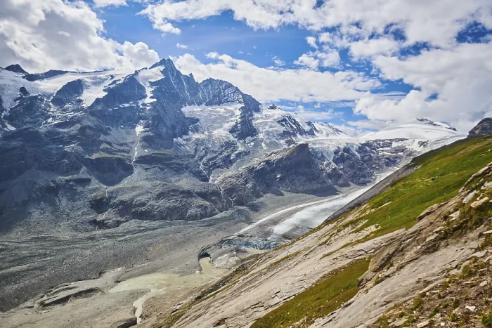 Framed Print : View from Franz Joseph Hoehe into the mountains (Grossglockner) with Pasterze on a sunny day at Hochalpenstrasse Framed Print : View from Franz Joseph Hoehe into the mountains (Grossglockner) with Pasterze on a sunny day at Hochalpenstrasse