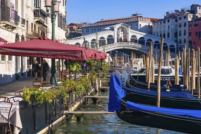 Framed Print : View of the Grand Canal, Rialto Bridge