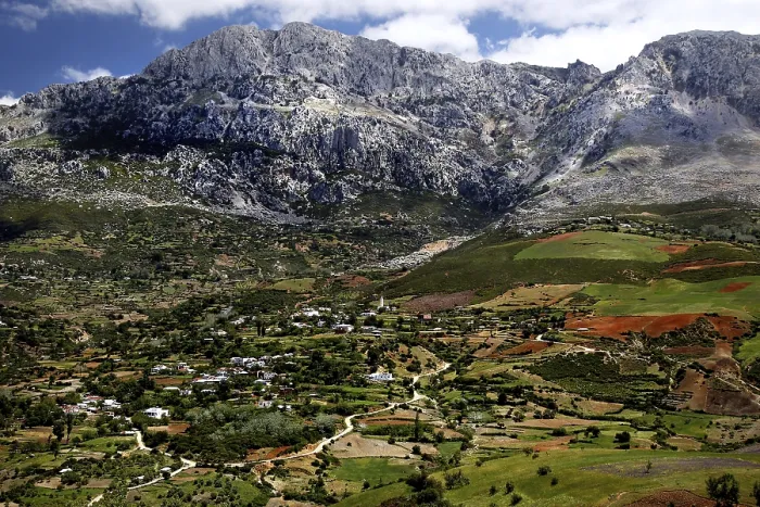 Framed Print : View of the green valley in the Rif Mountains near Chefchaouen