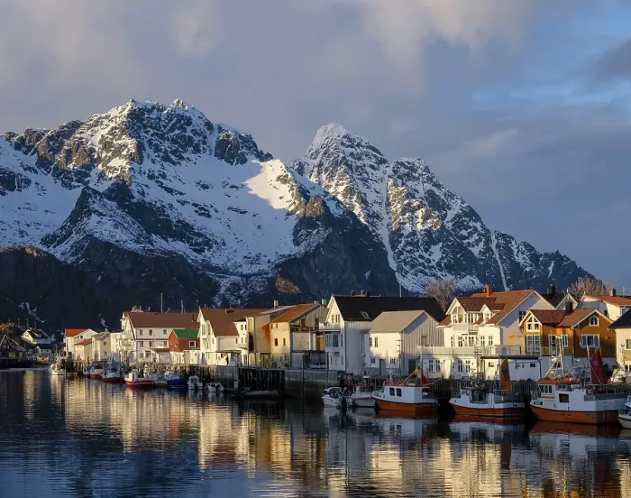 Framed Print : View of Henningsvaer in the evening light