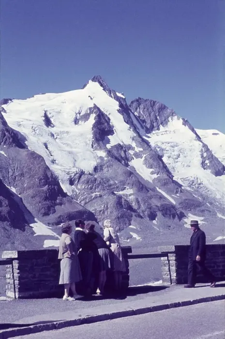 Framed Print : View from the Kaiser-Franz-Josefs-Hoehe to the Grossglockner and Adlersruhe Framed Print : View from the Kaiser-Franz-Josefs-Hoehe to the Grossglockner and Adlersruhe
