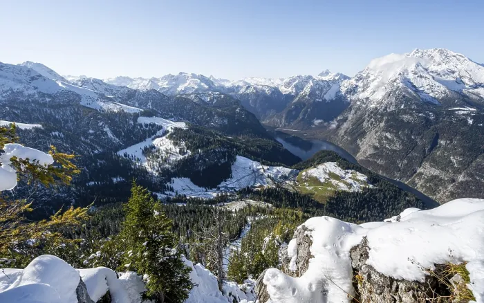 Framed Print : View of Koenigssee and Watzmann with snow in autumn