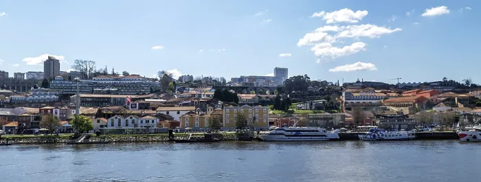 Framed Print : View of the left bank of the Douro River Framed Print : View of the left bank of the Douro River