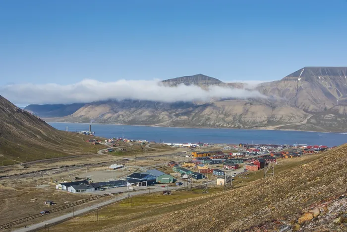 Framed Print : View over Longyearbyen, capital of Spitsbergen