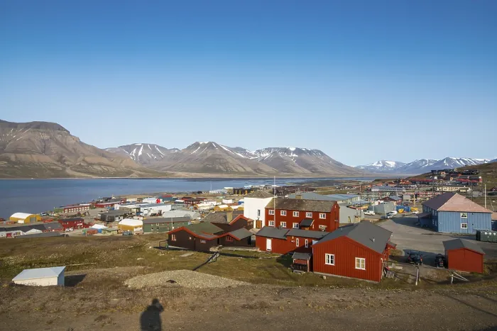 Framed Print : View over Longyearbyen, capital of Spitsbergen